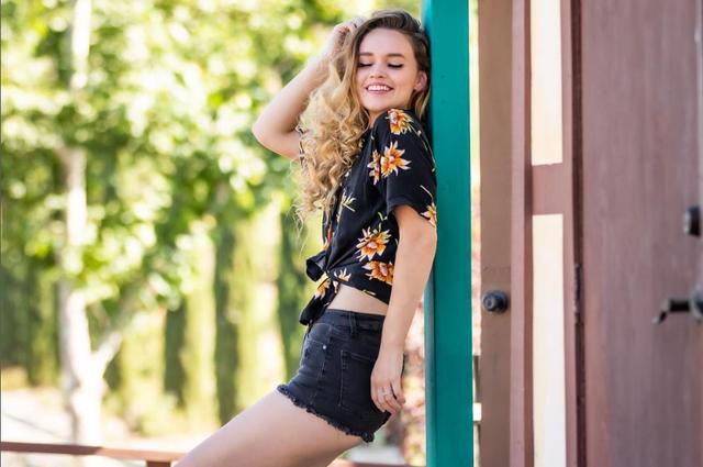 Khloe Kingsley Age, Career, Net Worth & Relationship 2026