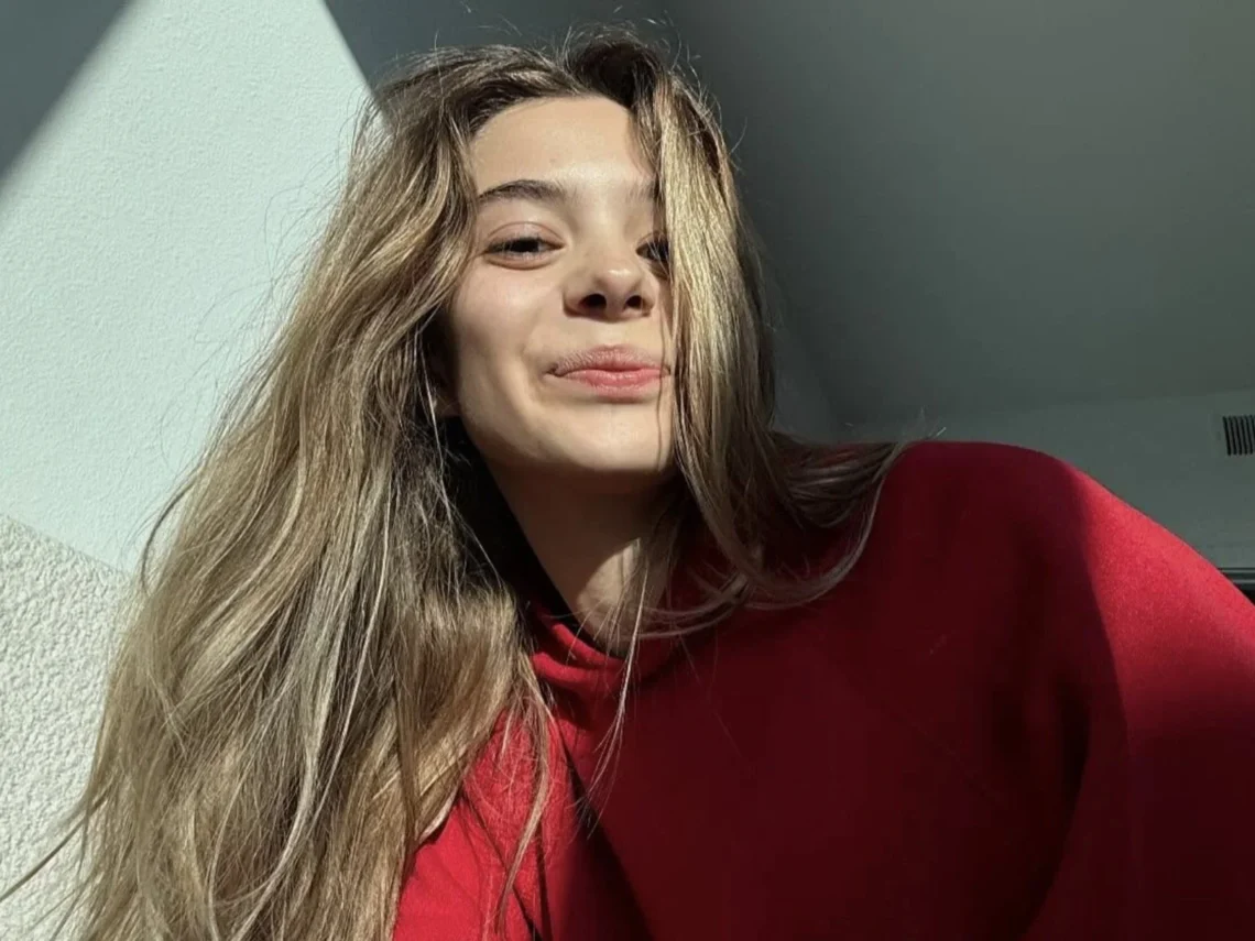 Molly Little Age, Net Worth, Career & Relationship 2026