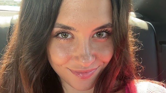 Daisy Phoenix Age, Net Worth, Career, Family & Love 2026